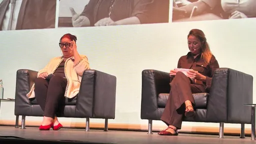 María Dolores Corujo y Manuela Armas 