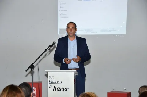 Thumbnail of 1461312_803955543007160_7227211855471104901_n.jpg