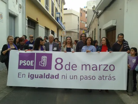 Thumbnail of 886420_151584595005933_742353654_o_0.jpg