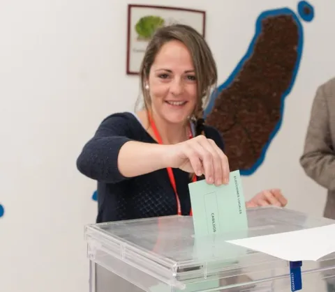 Thumbnail of Carmen Guadalupe nota.JPG