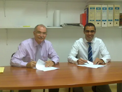 Thumbnail of Firma del pacto por la estabilidad de Arrecife.jpg