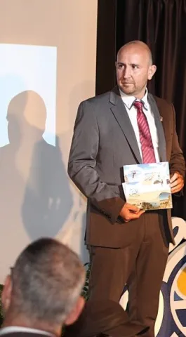 Thumbnail of Foto T&iacute;as .JPG