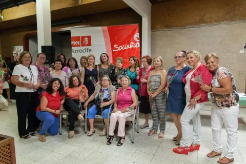 Thumbnail of Foto homenaje militantes hist&oacute;ricas.JPG