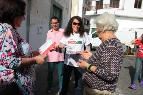 Thumbnail of La caravana electoral del PSOE-NC (15).JPG