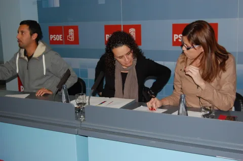 Thumbnail of Mesa del Comit&eacute;.JPG