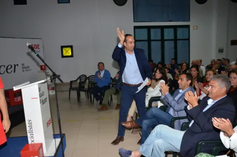 Thumbnail of Presentaci&oacute;n del PSOE en Har&iacute;a (00).redimensionado.JPG