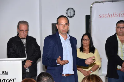 Thumbnail of Presentaci&oacute;n del PSOE en Har&iacute;a (23).redimensionado.JPG