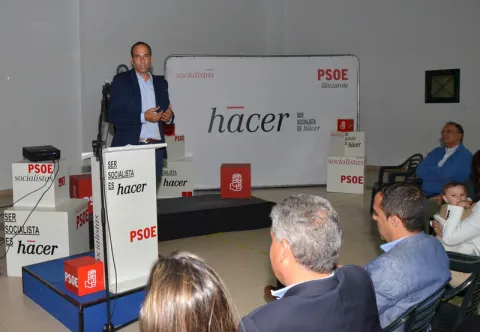 Thumbnail of Presentaci&oacute;n del PSOE en Har&iacute;a (3).redimensionado.JPG