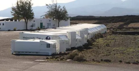 Thumbnail of compact-1.jpg