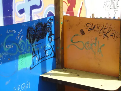 Thumbnail of graffitis.redimensionado.JPG