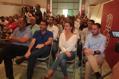 Thumbnail of invitados1.jpg