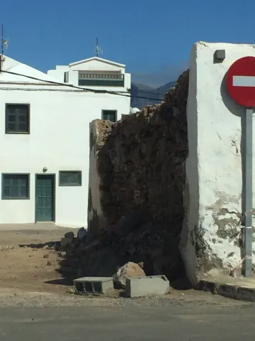 Thumbnail of la_caleta_2.jpeg