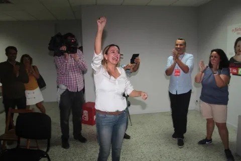 Thumbnail of loli3_1.jpg